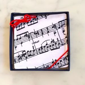 NWT. Double layered canvas coasters with music notes print pattern (4).